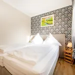Hotel Landgasthaus Zum Kreuzberg 2*