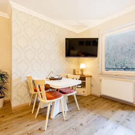 Landgasthaus Zum Kreuzberg Hotel Schonbach (Vulkaneifel)