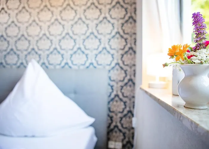 Landgasthaus Zum Kreuzberg Hotel Schonbach (Vulkaneifel)