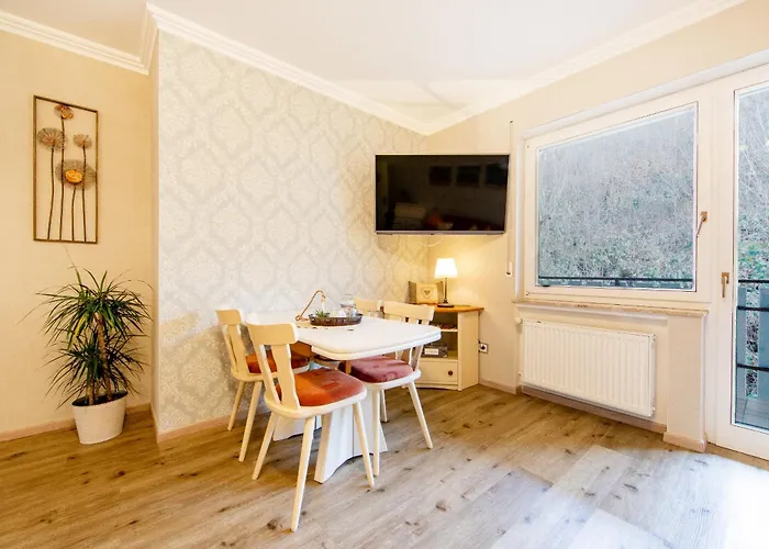 Landgasthaus Zum Kreuzberg Hotel Schonbach (Vulkaneifel)