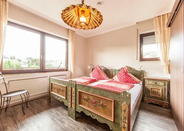 Hotel Landgasthaus Zum Kreuzberg 2*